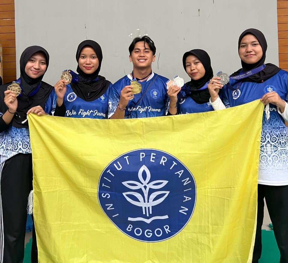 Mahasiswa Manajemen Sumberdaya Lahan Raih di Gadjah Mada Open International Karate Championship II 2025